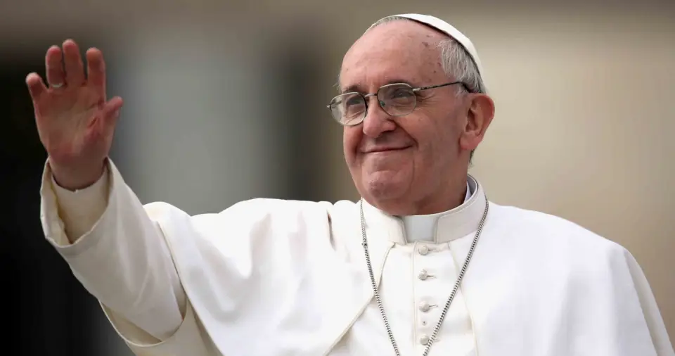 Revelan una conspiración Vaticana de Epstein y Steve Bannon: “Derribaremos a Francisco”