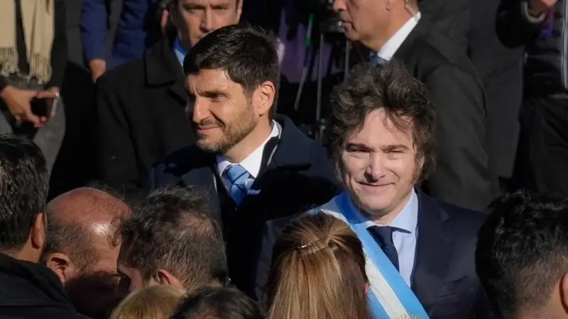 Milei encabezó el acto por el combate de San Lorenzo y la entrega del sable corvo de San Martín a los Granaderos: “un acto de Justicia Histórica”