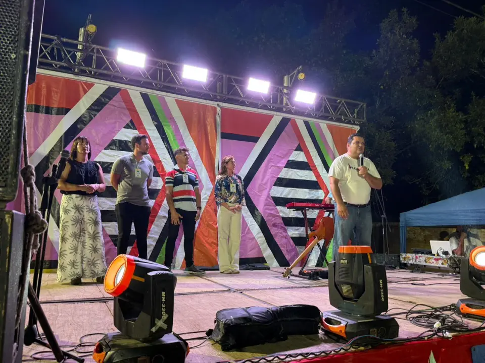 Los corsos florentinos dieron su inicio en una noche llena de luz, color y alegría