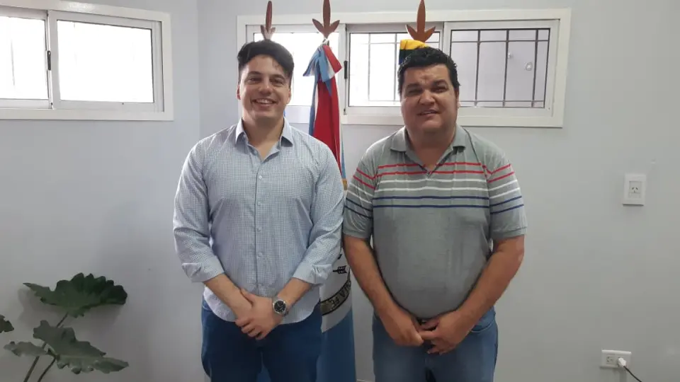 Reunión en la Municipalidad de Florencia para coordinar capacitaciones a emprendedores