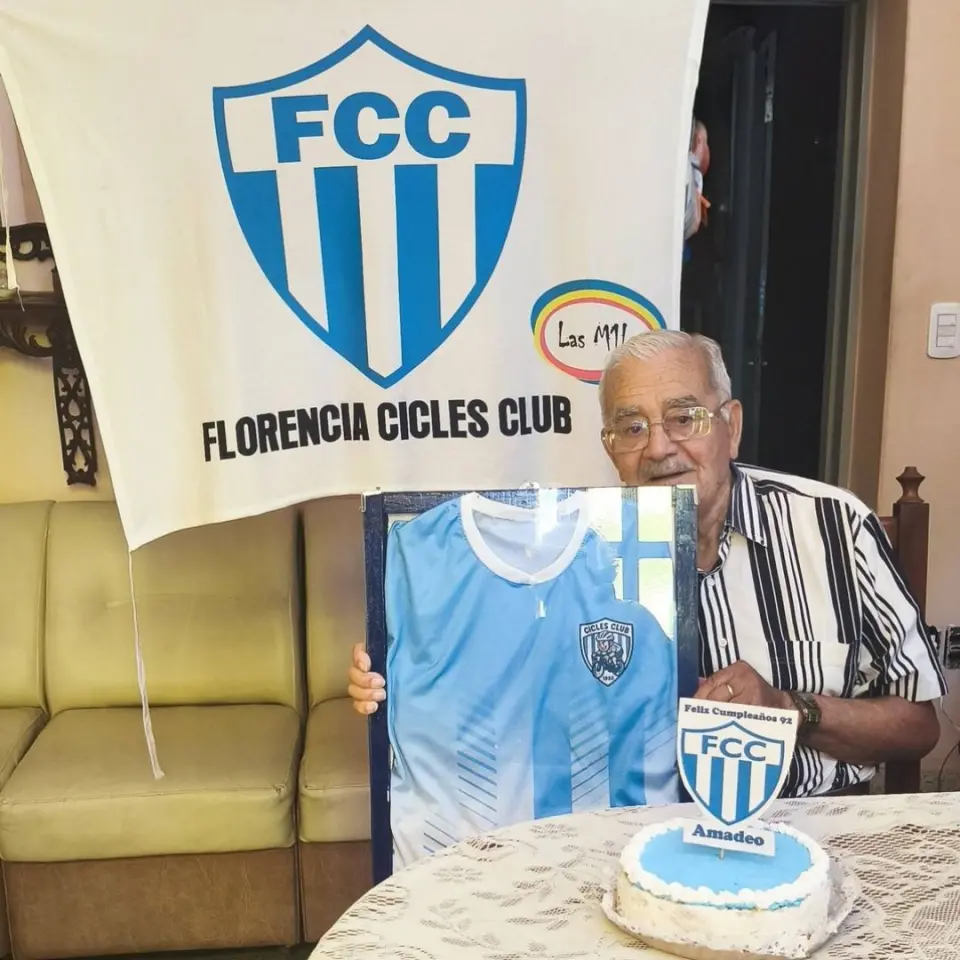 Amadeo Villar celebró sus 92 años junto al Florencia Cicles Club