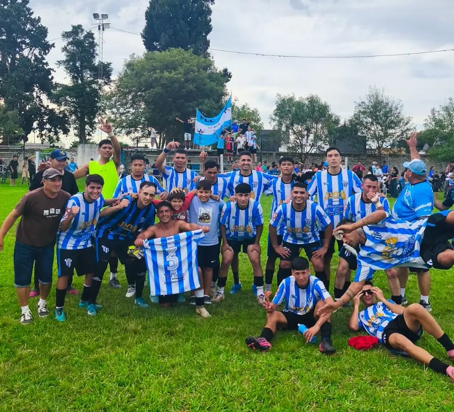 Cicles Club ganó un partidazo ante Ex Alumnos y se sube a la cima del campeonato
