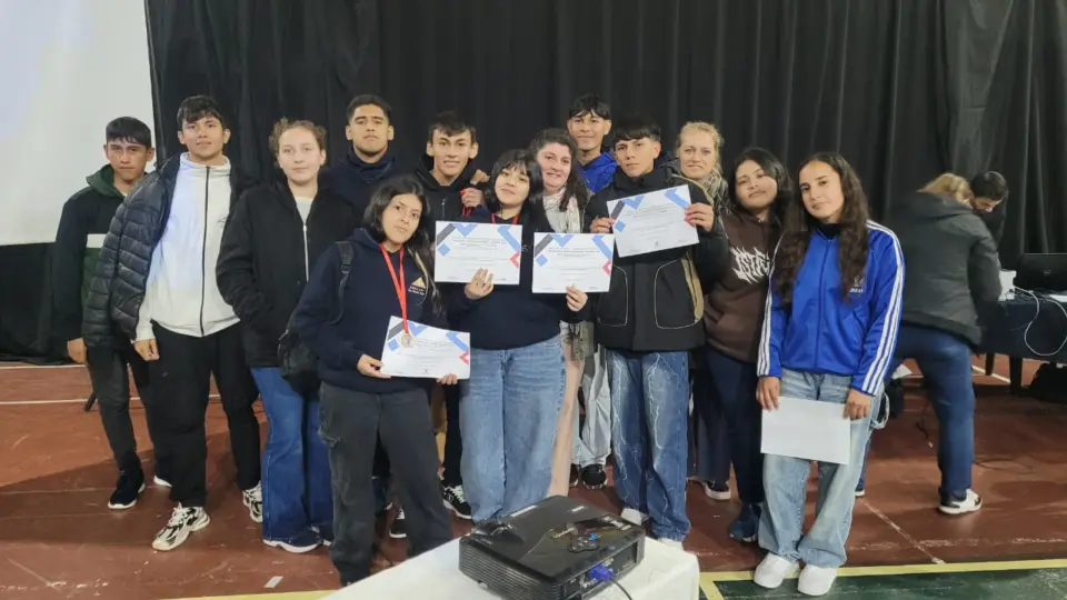 Gran desempeño local en el certamen “Formando Emprendedores”: alumnos clasificaron a la final nacional