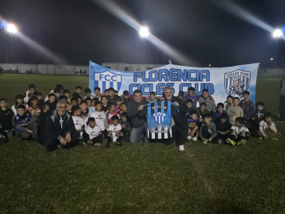 El intendente Fabio Villa fue homenajeado por el Florencia Cicles Club