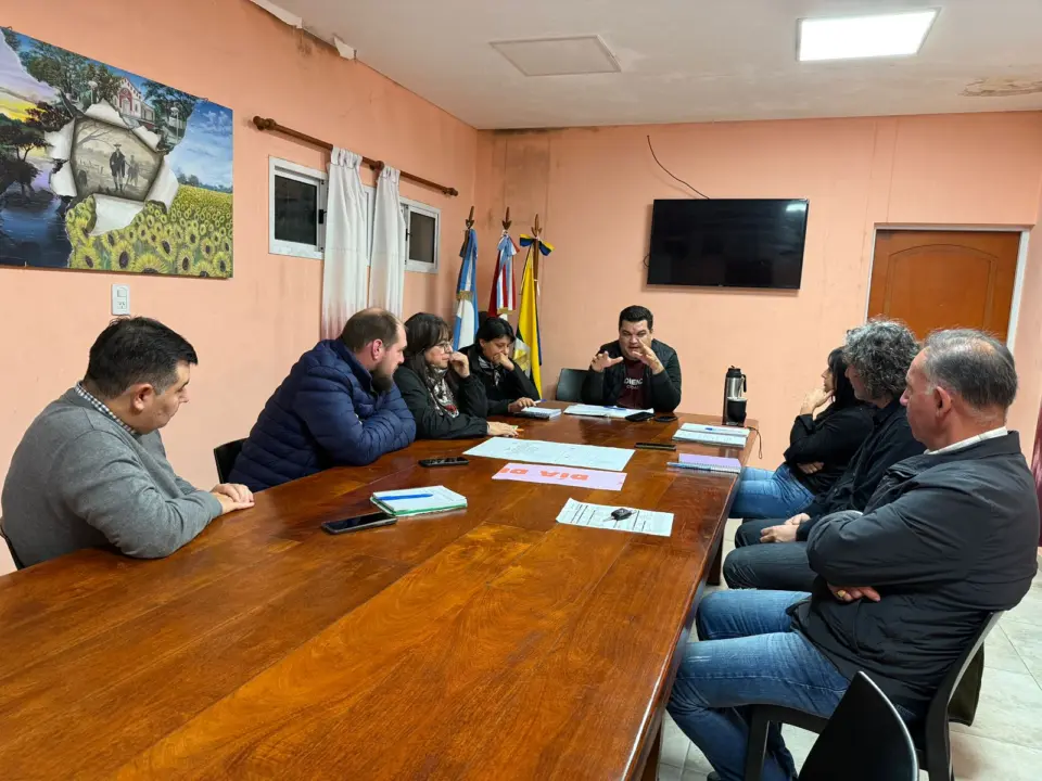 El intendente encabezó una reunión para evaluar el proyecto del nuevo hospital