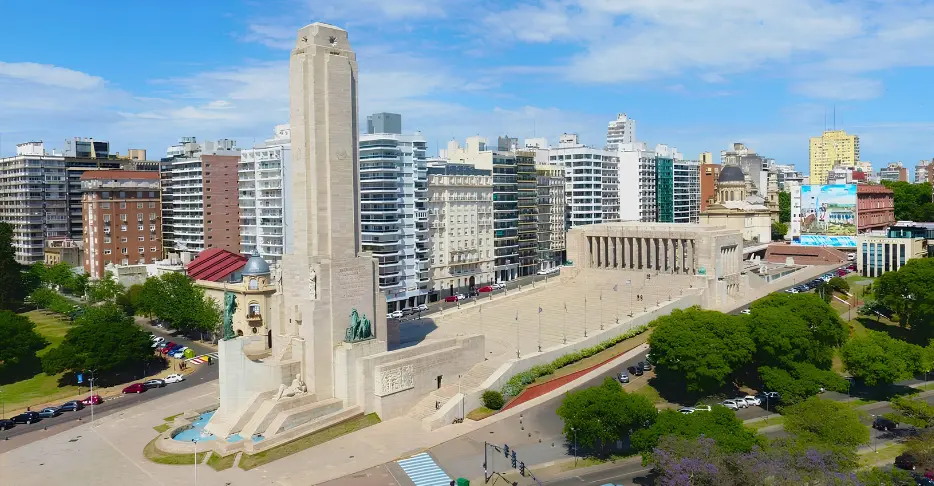 Histórico: más de 120 alumnos de Florencia viajan a Rosario para prometer lealtad a la Bandera Nacional