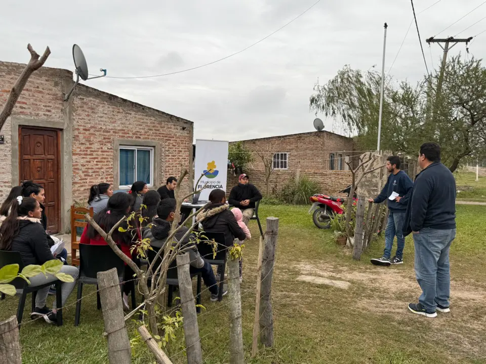 Se inició el trámite de alta del servicio eléctrico para los vecinos tras las gestiones de Fabio Villa